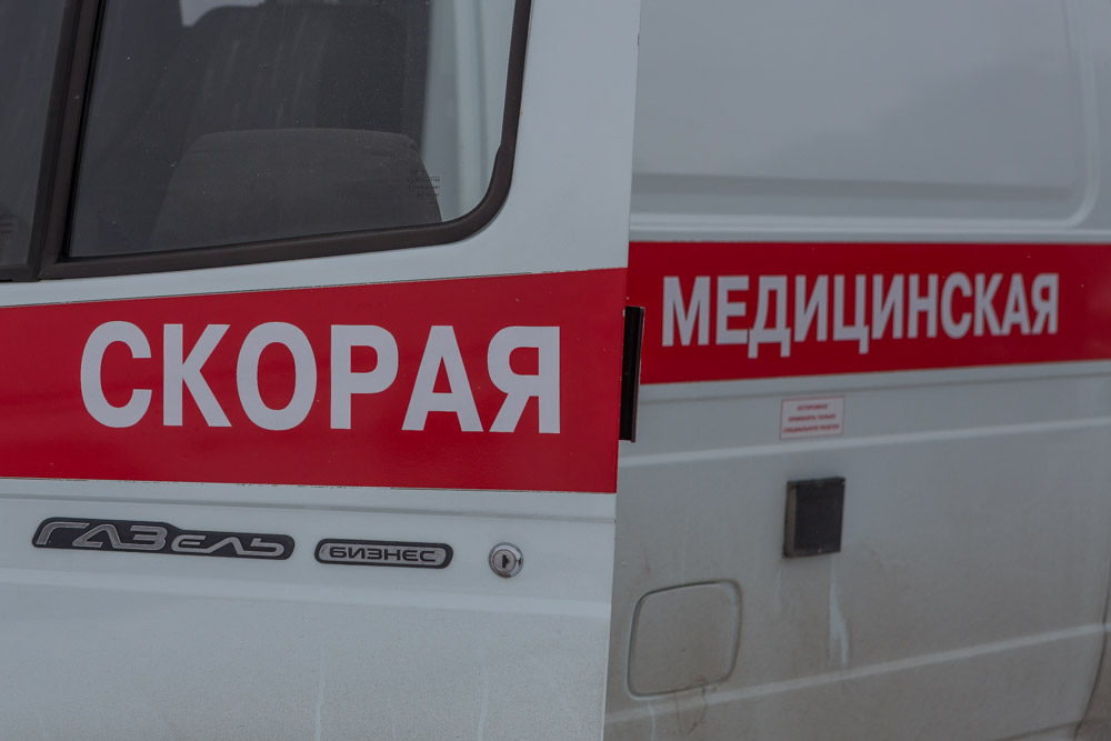 Слесарь-ремонтник Павловского автобусного завода упал с высоты на производстве