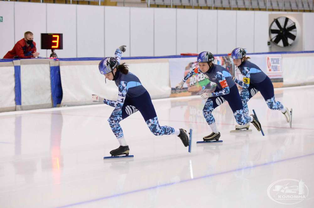 Три нижегородки победили на соревнованиях по конькобежному спорту