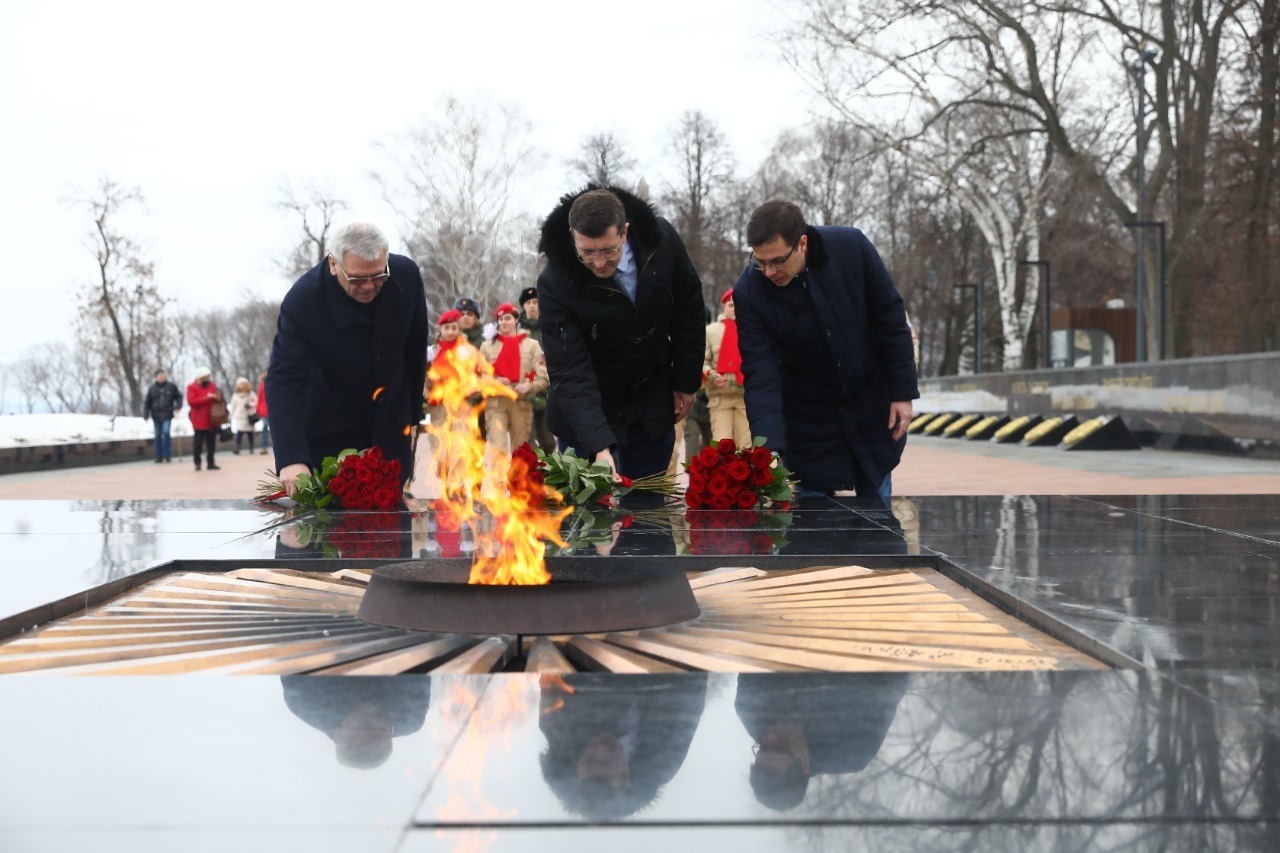 Глеб Никитин почтил память защитников Отечества в Нижегородском кремле