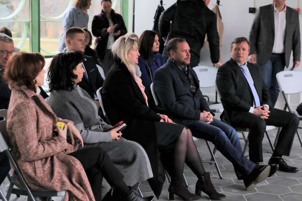 Депутаты Думы Нижнего Новгорода провели выездное совещание в парке "Швейцария"