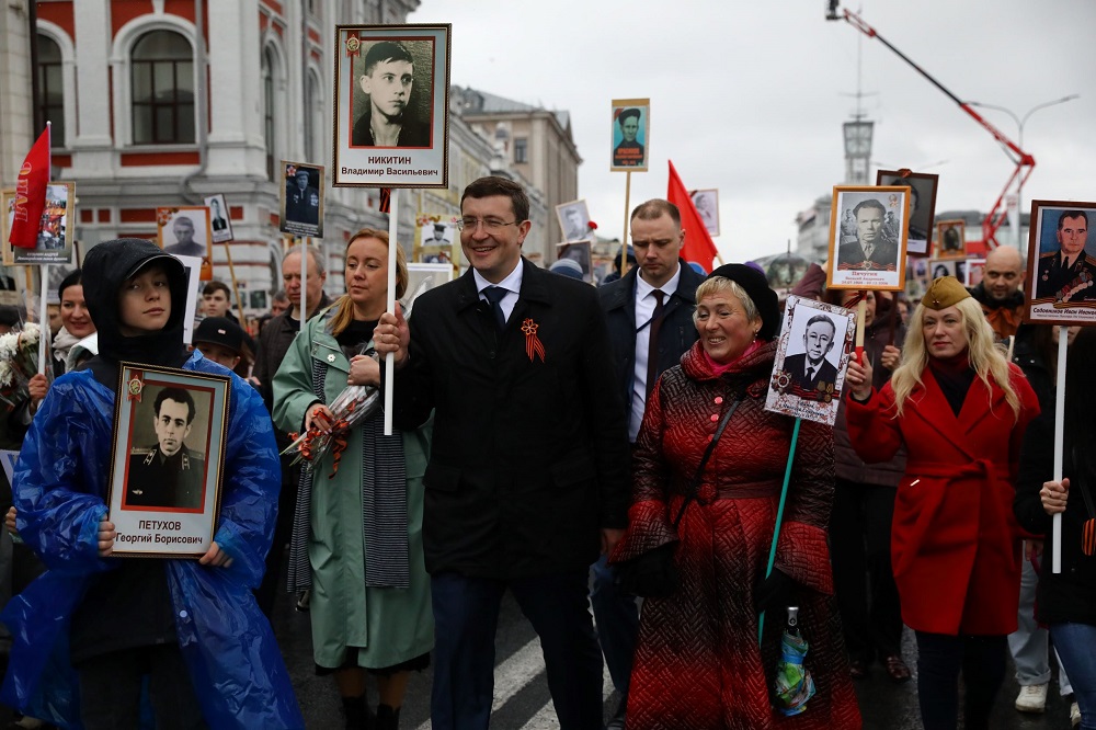 Глеб Никитин принял участие в шествии "Бессмертного полка" в Нижнем Новгороде