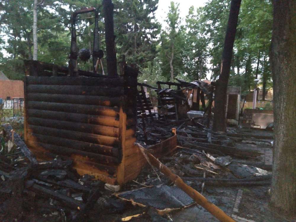 Пожар произошел на территории зоопарка в Балахне