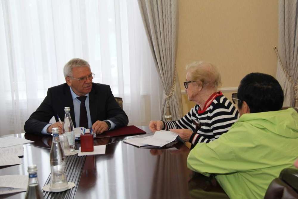 Председатель ЗС НО Евгений Люлин провёл приём граждан по личным вопросам
