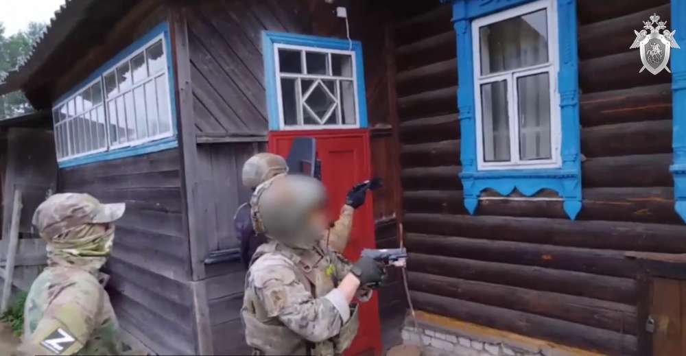 Двух братьев задержали по делу об оправдании терроризма в Краснобаковском районе 