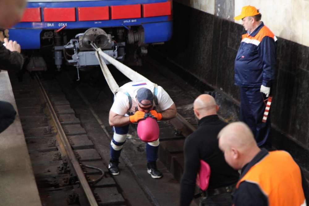 Российский атлет установил мировой рекорд в метро Нижнего Новгорода
