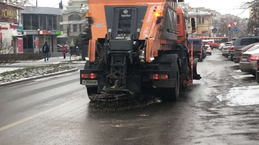 Дополнительная спецтехника выпущена на улицы Нижнего Новгорода из-за снежного циклона