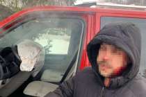 Мужчина на иномарке снёс дорожные знаки в Сормове и скрылся с места ДТП