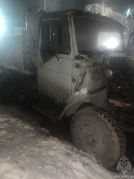 Грузовик сгорел вечером 23 февраля в Сормовском районе Нижнего Новгорода