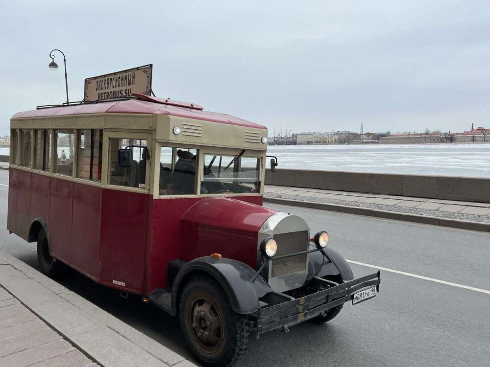 Глеб Никитин предложил запустить в Нижнем Новгороде туристические ретро-автобусы
