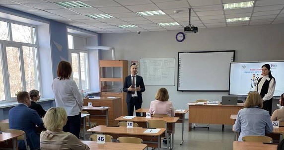 Родители нижегородских школьников приняли участие в акции по сдаче ЕГЭ