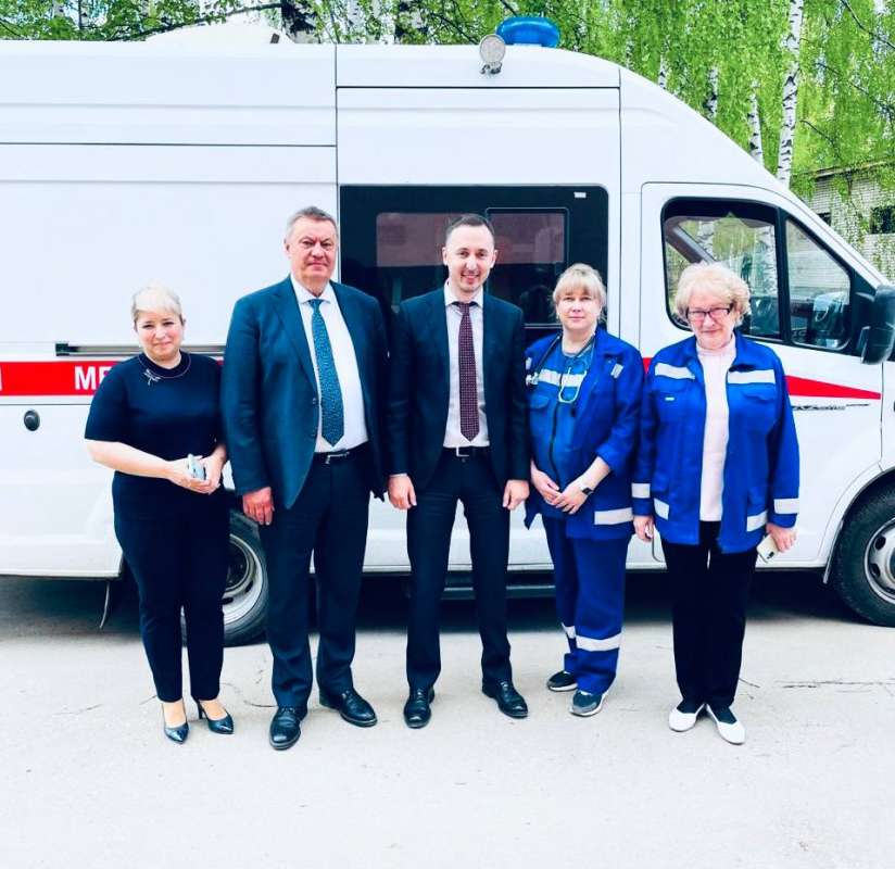 Давид Мелик-Гусейнов встретился с бригадой медиков, оказавших первую помощь Захару Прилепину