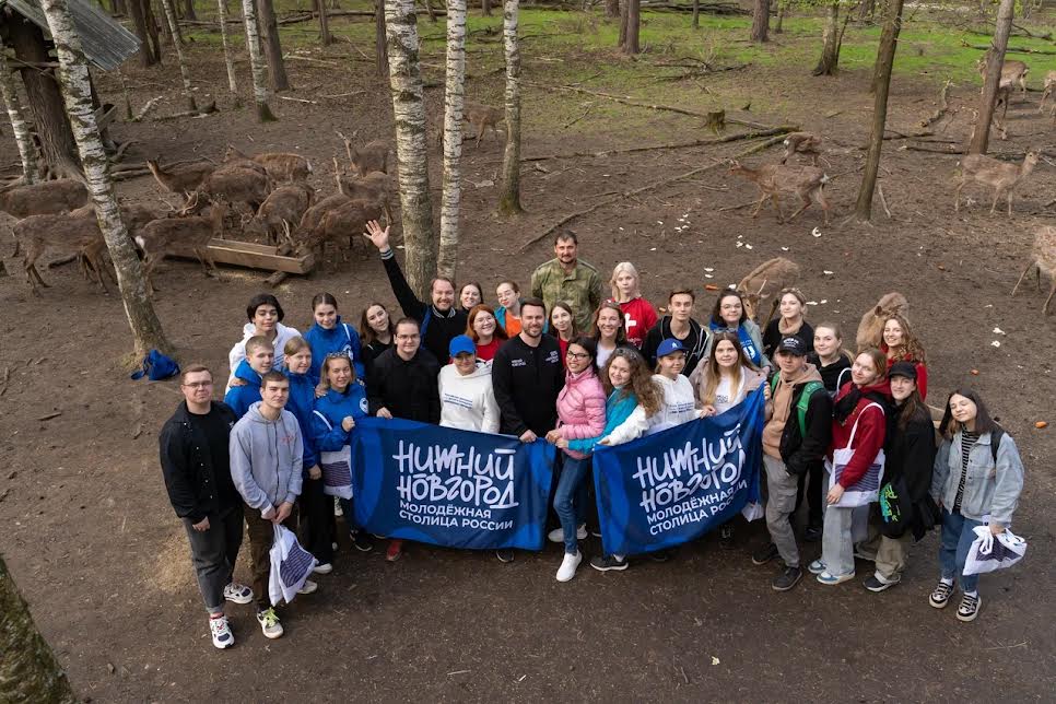 Замгубернатора Нижегородской области вместе с молодежными активистами посетил экотропу "Копорье" в Городецком районе