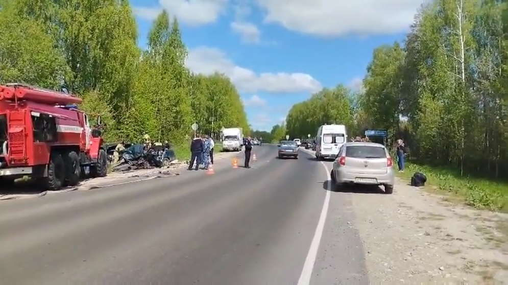 Два человека погибли в ДТП с двумя легковыми автомобиля в Краснобаковском районе