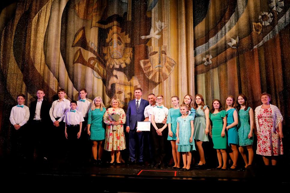 Андрей Гнеушев направил обращение победителям конкурса "Нижегородская семья"