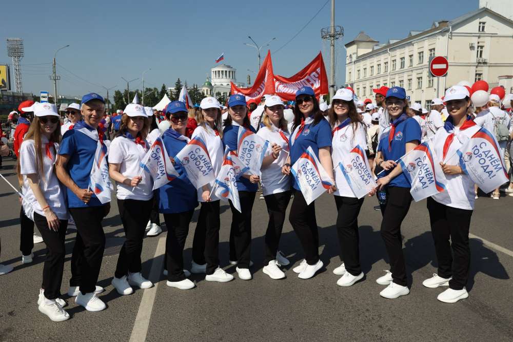 Праздничный парад состоялся в честь Дня города в Дзержинске