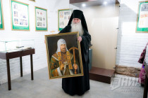 директор музея, настоятель нижегородского Вознесенского Печерского монастыря архимандрит Тихон (Затёкин)