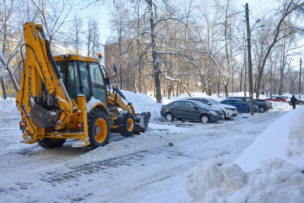 Нижегородцам напомнили о штрафах за автомобили, мешающие уборке снега