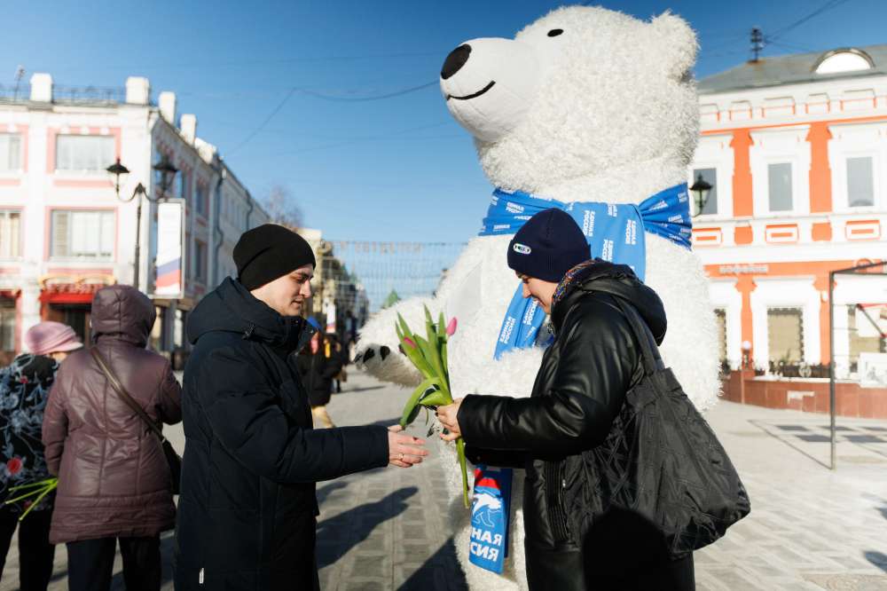 “Единая Россия” поздравила жительниц Нижнего Новгорода с 8 марта