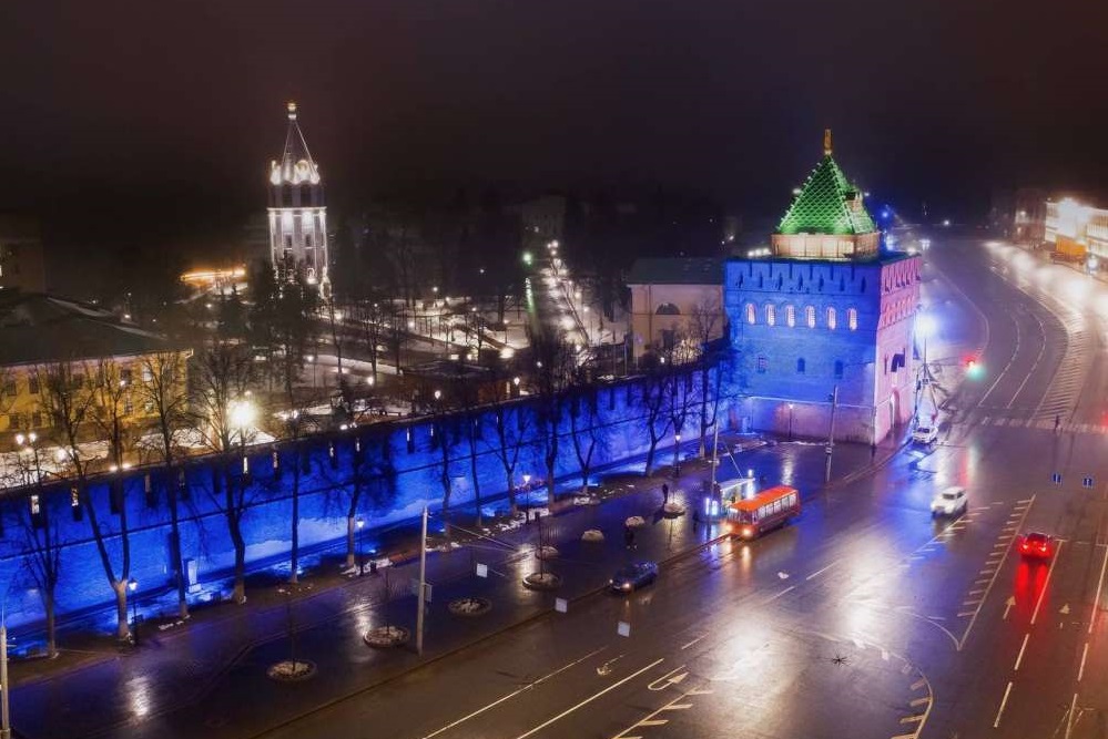 Знаковые объекты Нижнего Новгорода подсветят синим в поддержку детей с РАС