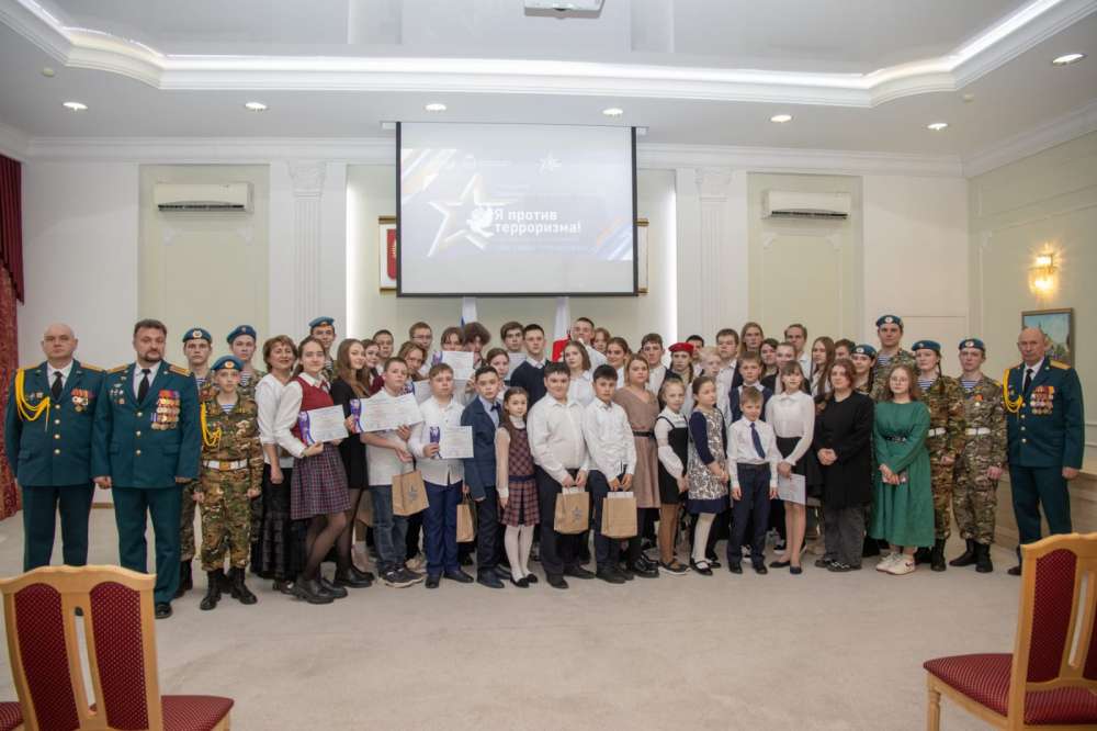 Победителей конкурса "Я против терроризма!" наградили в Нижнем Новгороде