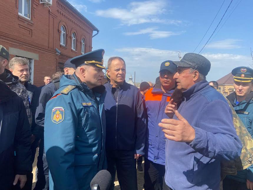 Игорь Комаров и Александр Куренков 12 апреля прибыли в Орск для встречи с жителями
