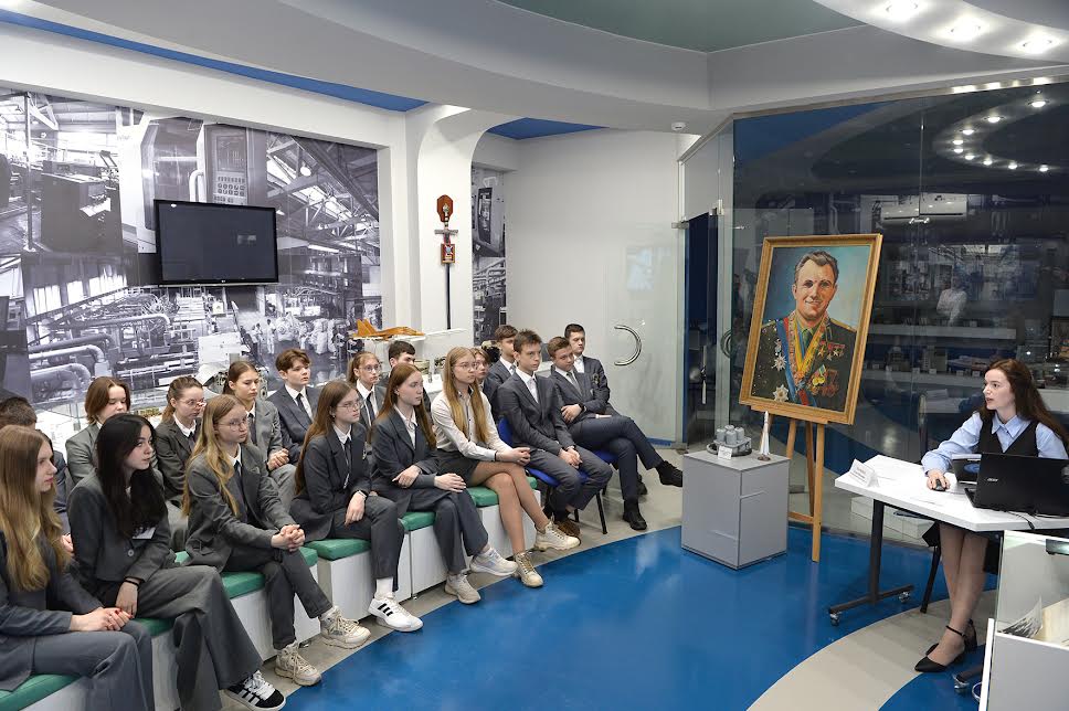 "Гагаринские уроки" прошли в музее истории АПЗ