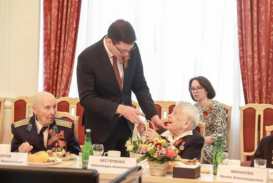 Юрий Шалабаев провел встречу с ветеранами накануне Дня Победы