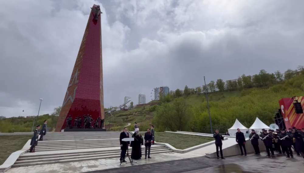 Стелу Город трудовой доблести открыли в парке Победы Нижнего Новгорода