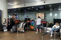 Люди на полу, воды не хватает: что происходит в закрытом нижегородском аэропорту