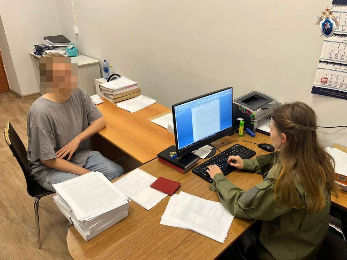 Сотрудника сотового оператора в Выксе задержали за продажу данных абонентов