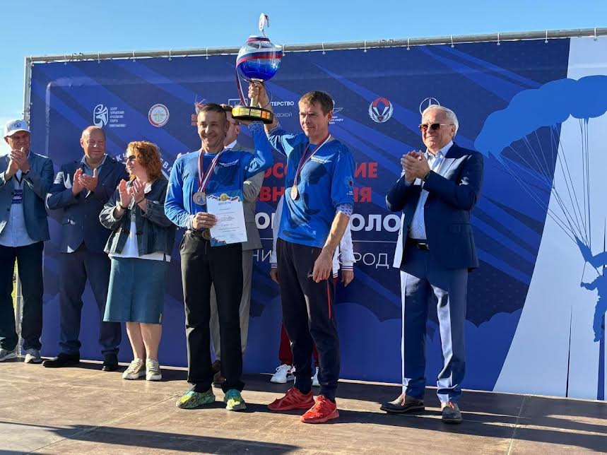 Люлин принял участие в торжественном закрытии Всероссийских соревнований по парашютному спорту