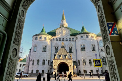 Госбанк на Большой Покровской: фоторепортаж изнутри сказочного терема