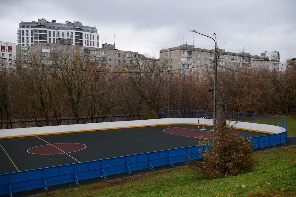 Жители Приокского района благоустроили территории школ с помощью соцучастковых