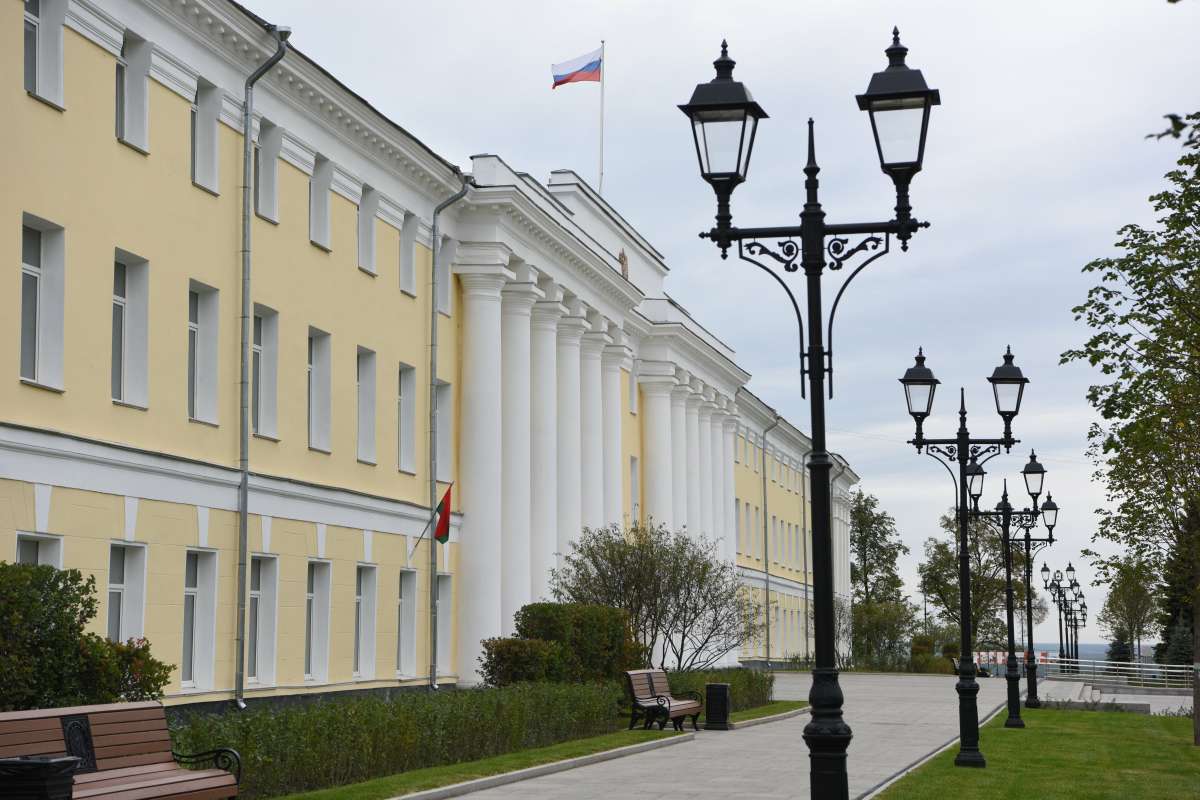 Люлин поддержал запрет на продажу энергетиков в школах и больницах