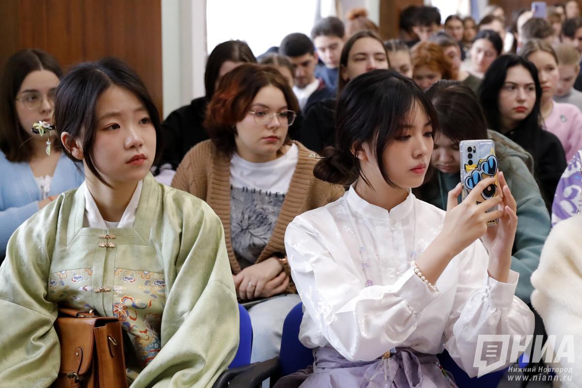Иностранных студентов нижегородских вузов пригласили к участию в конкурсе WOW! RUSSIA