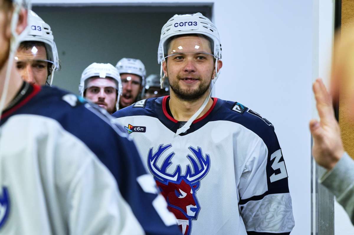 Не ставить :) Илья Хохлов остается в нижегородском Торпедо до конца сезона