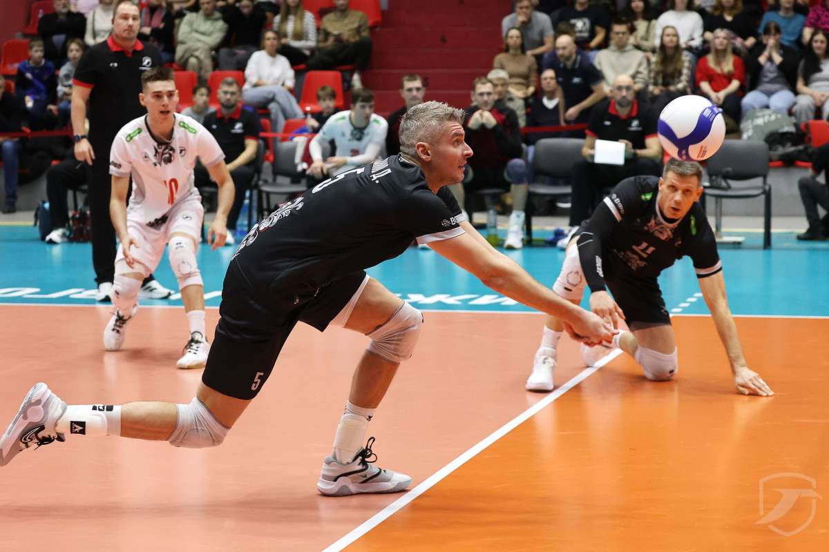 Волейболисты "Горького" прервали серию поражений