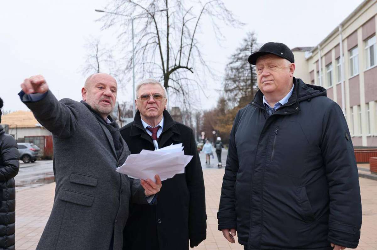 Люлин проверил благоустройство общественных пространств в Балахне