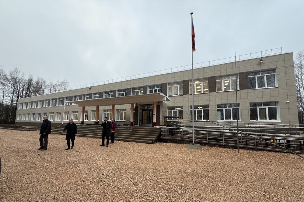 Партийный десант Единой России во главе с Артемом Кавиновым посетил Борский округ