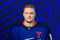 Торпедо-Горький подписал контракт с нападающим Донатом Стальновым