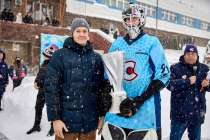 Вратарь ХК Старт Юрий Иванчиков признан лучшим игроком декабря