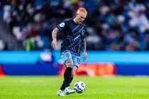 Полузащитник Пари НН Александр Эктов вернулся к тренировкам на поле