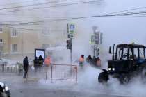 Трубу с горячей водой прорвало в центре Нижнего Новгорода — видео