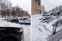 Снежная лавина повредила несколько авто в центре Нижнего Новгорода