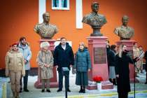 Бюсты героев-летчиков Байдукова и Белякова открыли в Чкаловске