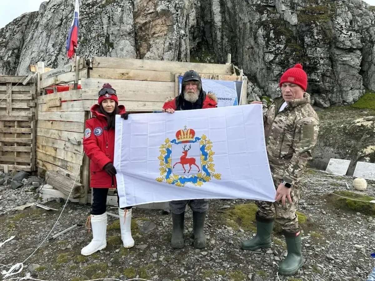 Путешественник Федор Конюхов поднял флаг Нижегородской области над Антарктидой
