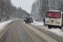 Автобус столкнулся с УАЗом в Семенове: пострадали три человека