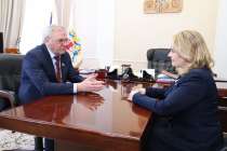 Спикер ЗСНО встретился с будущим депутатом Юлией Гаревской