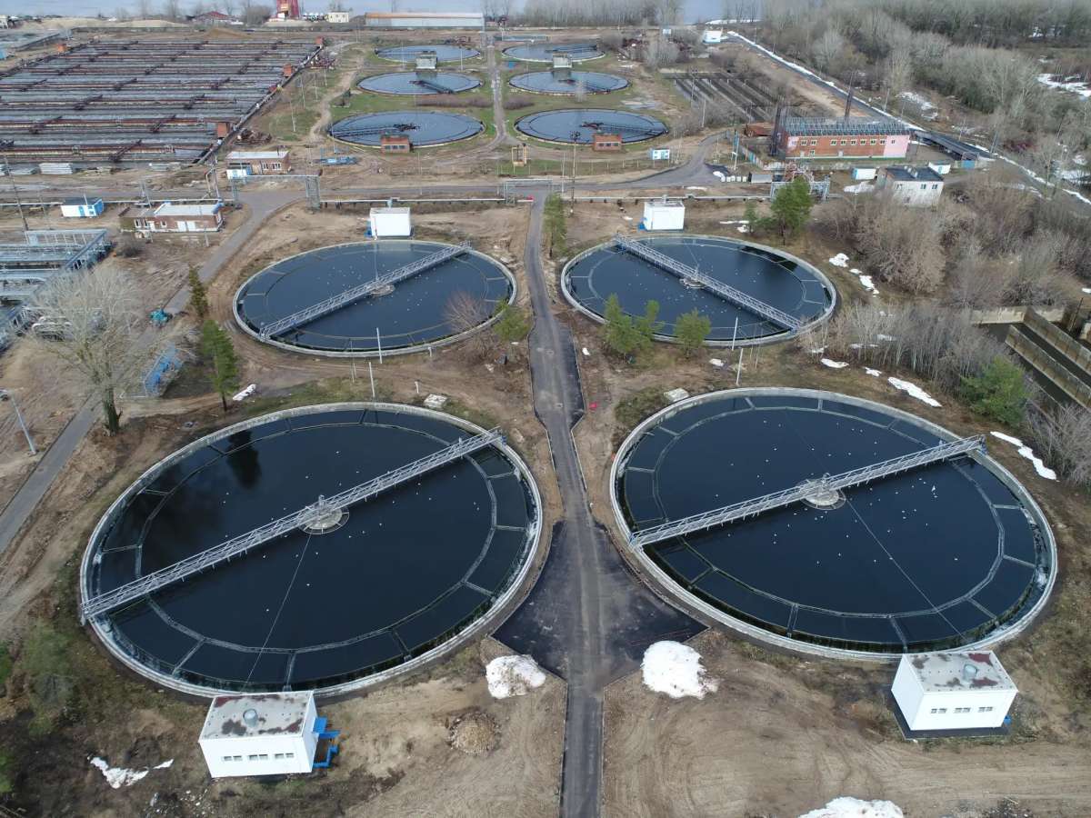 Шалабаев сообщил об улучшении ситуации с канализационной вонью