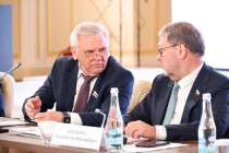 Предлагает объединить усилия регионов ПФО для решения проблемы кадрового дефицита в строительстве